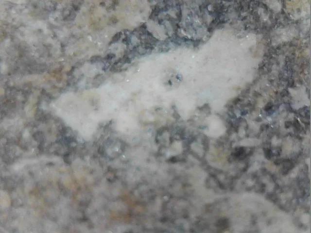 斜长石角砾岩无球粒陨石,月球混合碎硝角砾陨石