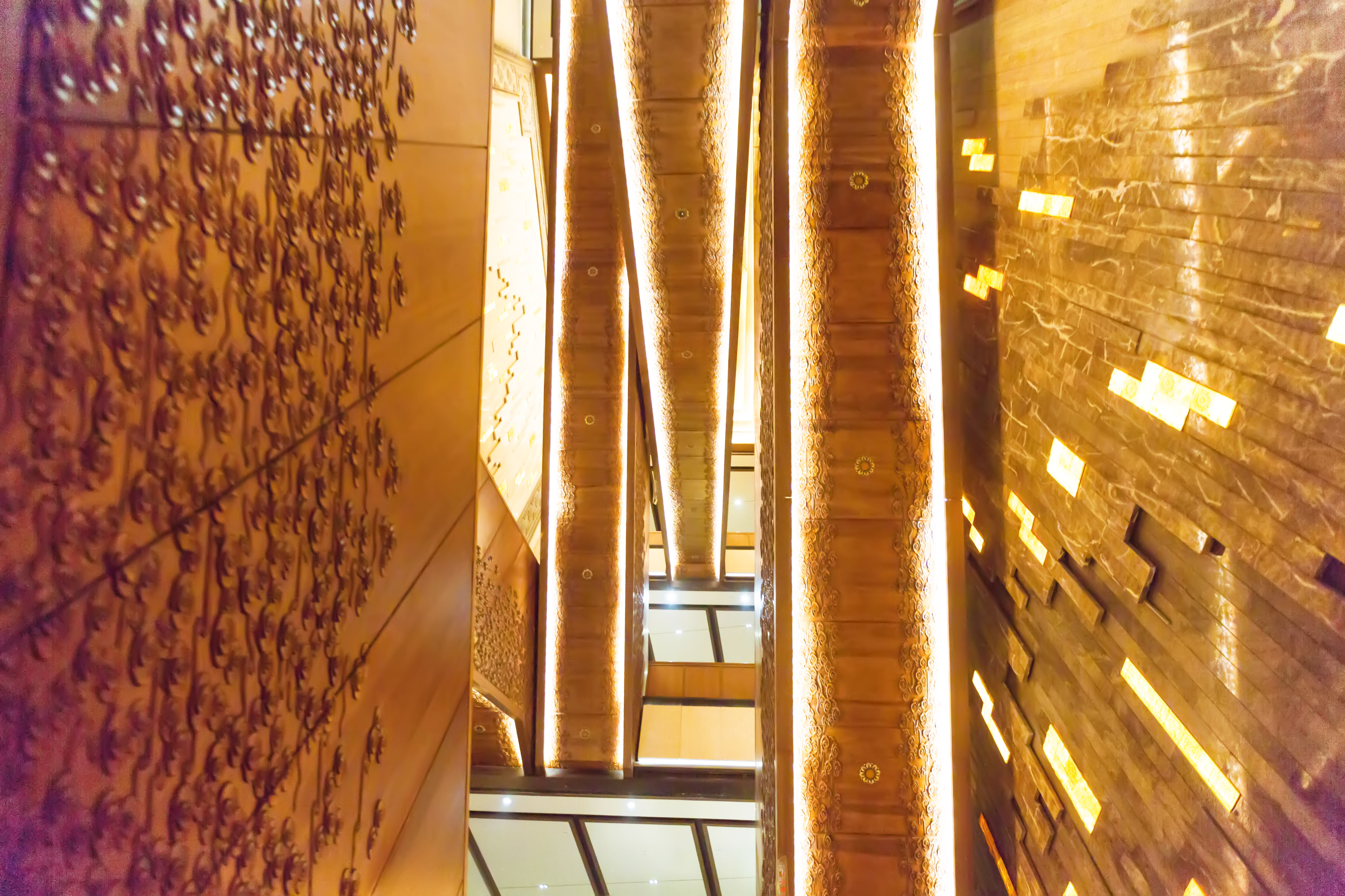 释迦牟尼佛的头盖骨,释迦牟尼25岁等身像之谜