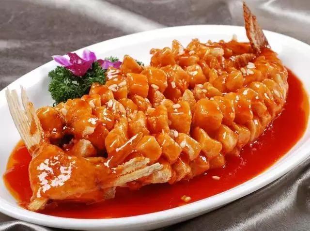 大厨教松鼠鱼制作全过程,松鼠鱼最好吃的做法