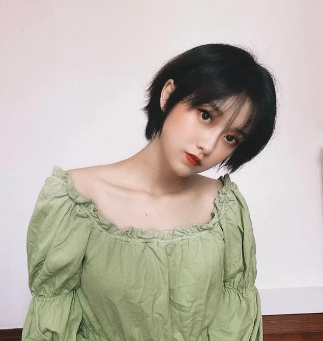 2019圆大脸短发发型图片女生减龄,大脸方脸圆脸短发适合什么刘海