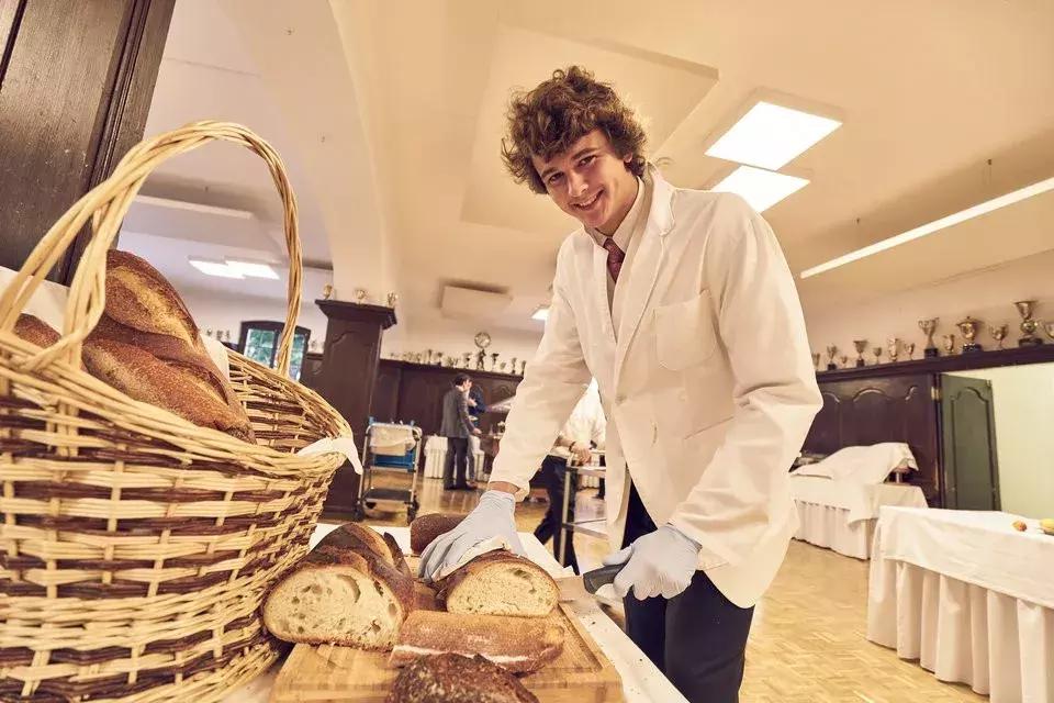 世界最贵贵族学校,世界最贵十大学校