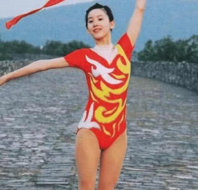 27岁奶茶妹妹身价,奶茶妹妹章泽天如何拥有500亿