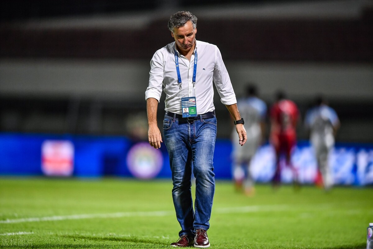 中国球迷送别主帅,河南球迷送别多拉多