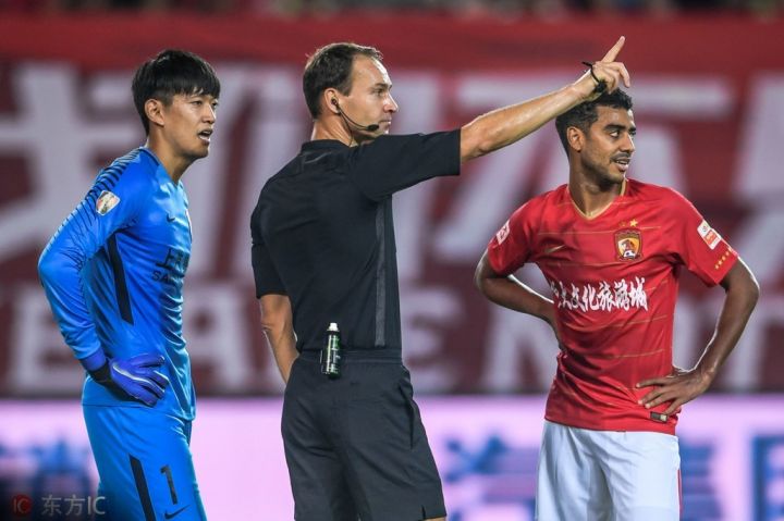 马宁执法亚冠附加赛,马宁亚冠执法水准