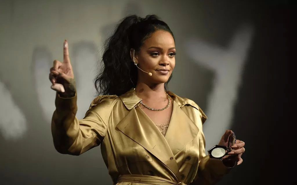 全球最富歌手rihanna,rihanna美国女星