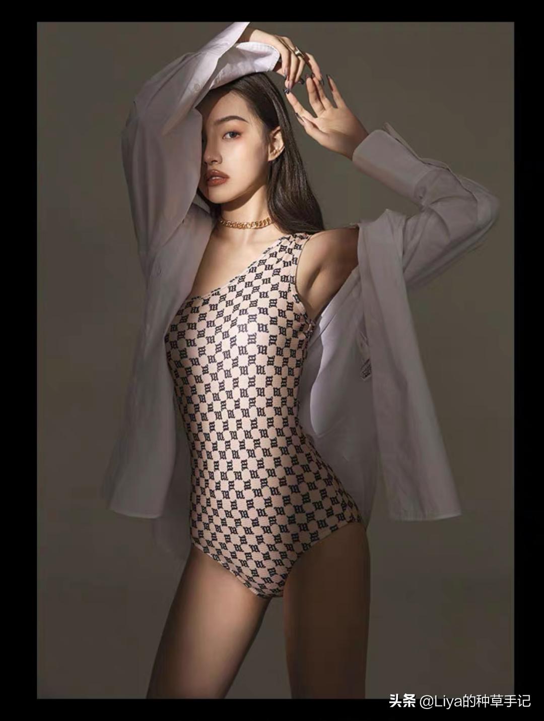 什么样的泳衣穿起来好看有高级感,最好看的女性高级感泳衣分体