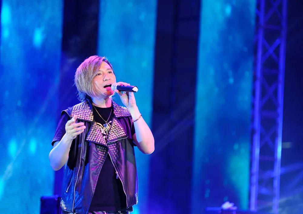 beyond黄贯中最后一次演唱会,beyond40周年直播黄贯中