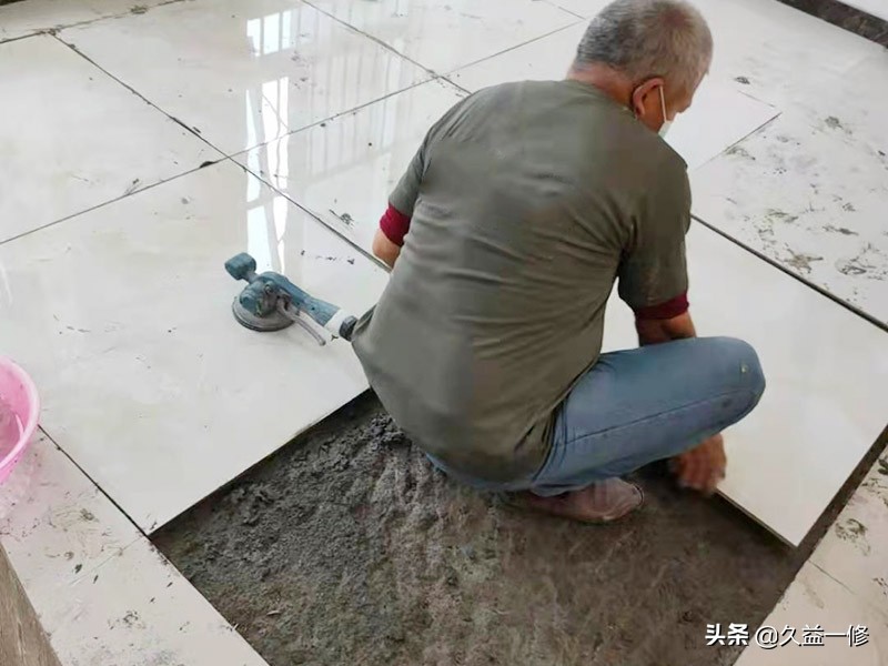 贴瓷砖用水泥和瓷砖胶哪个成本高,贴瓷砖用水泥好还是瓷砖胶好