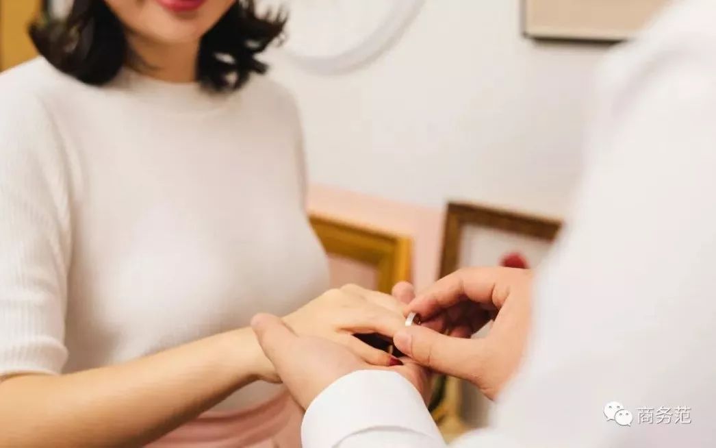 圣诞珠宝哪个牌子好看,圣诞节适合的珠宝