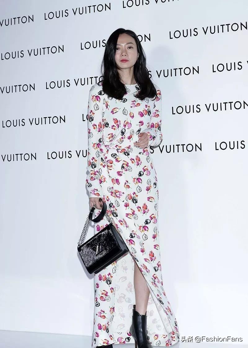 刘雯背过的香奈儿包,刘雯香奈儿机场包