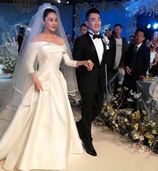 黑料铺天盖地,黑料满天飞娱乐圈