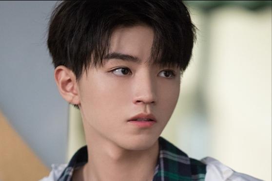 目前娱乐圈顶流男明星,如今娱乐圈的顶流男明星