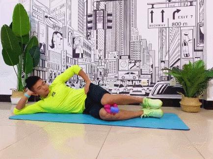 如何进行盆底肌的强化训练？4个动作让你改善蹦跳漏尿的尴尬问题