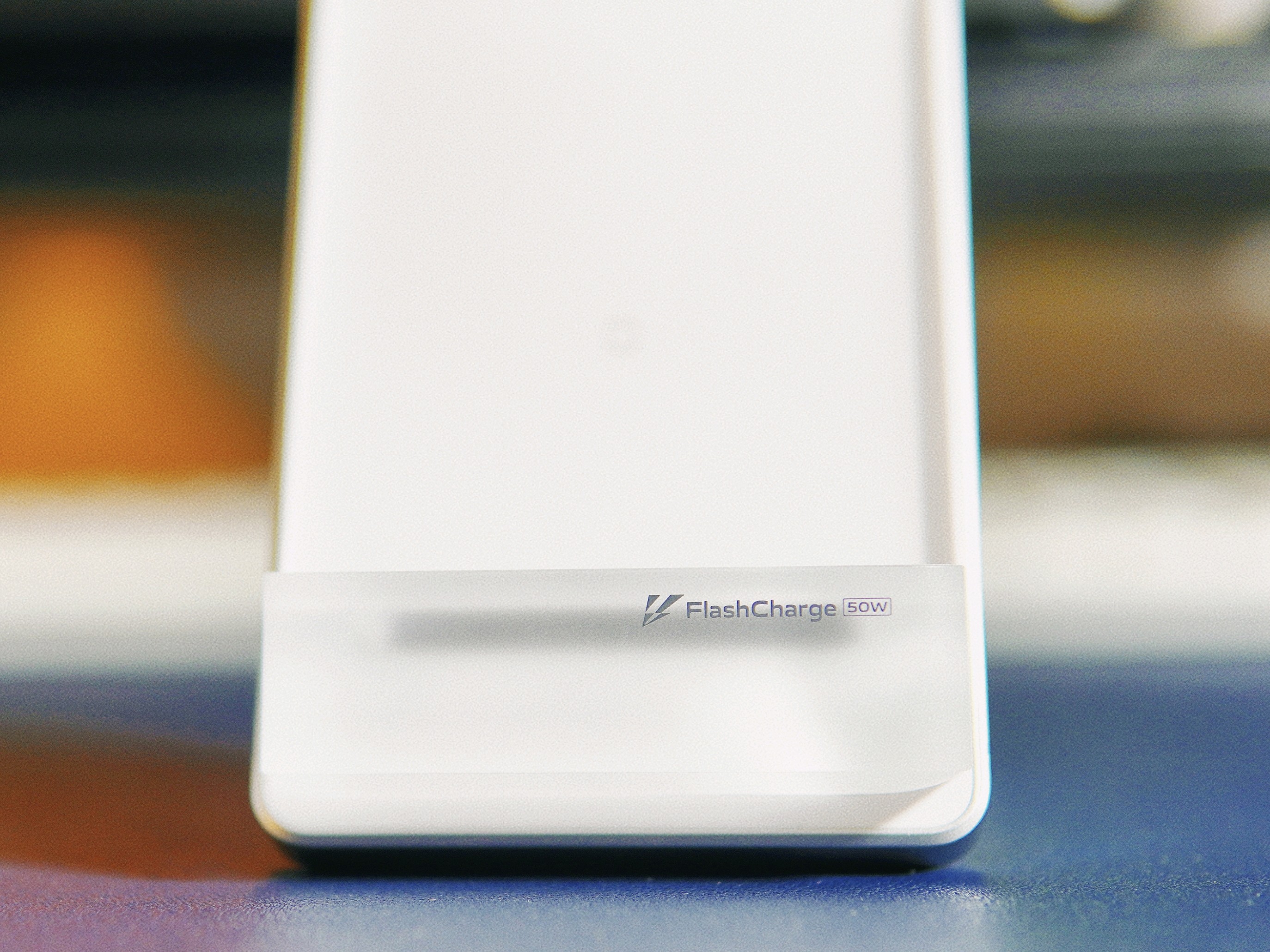 vivo60w无线超快闪充,vivo50w无线充测评