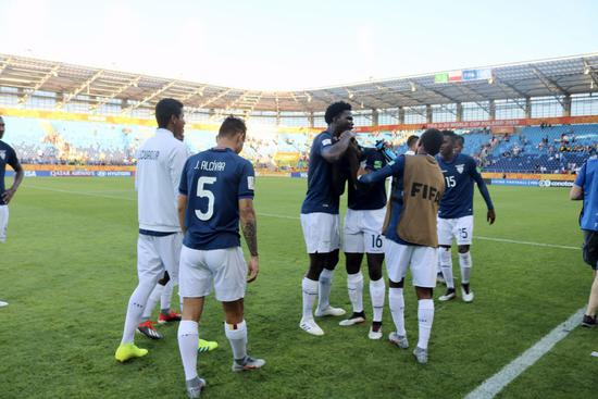 世青赛冠军0-3爆冷出局,世青赛0-4落后追平