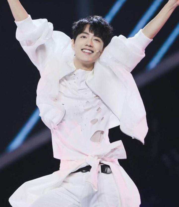 肖战的腰围多少,肖战的腰围多少合适