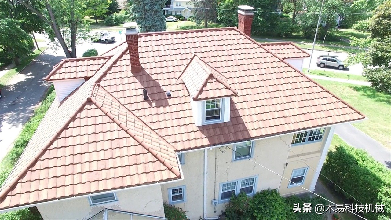 民间大叔曾改进瓦片，能给屋子供电，一年剩下2000元电费