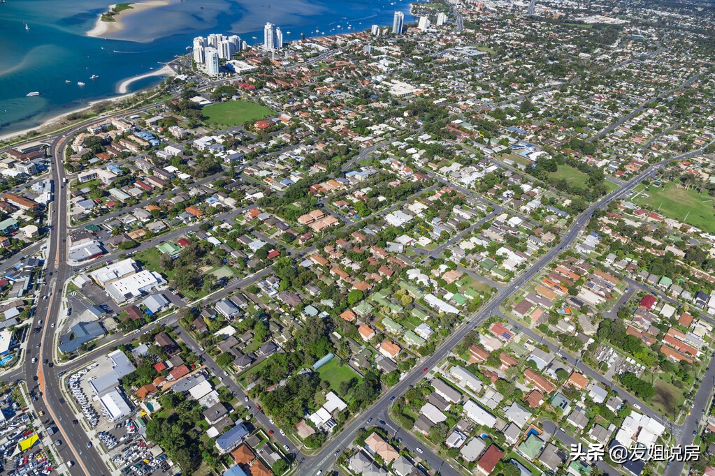 1881个城市命运或将变迁？新规下，高楼停建，道路限宽，限建高铁