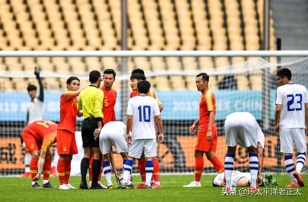 韦世豪散步,韦世豪为队友出头抱不平