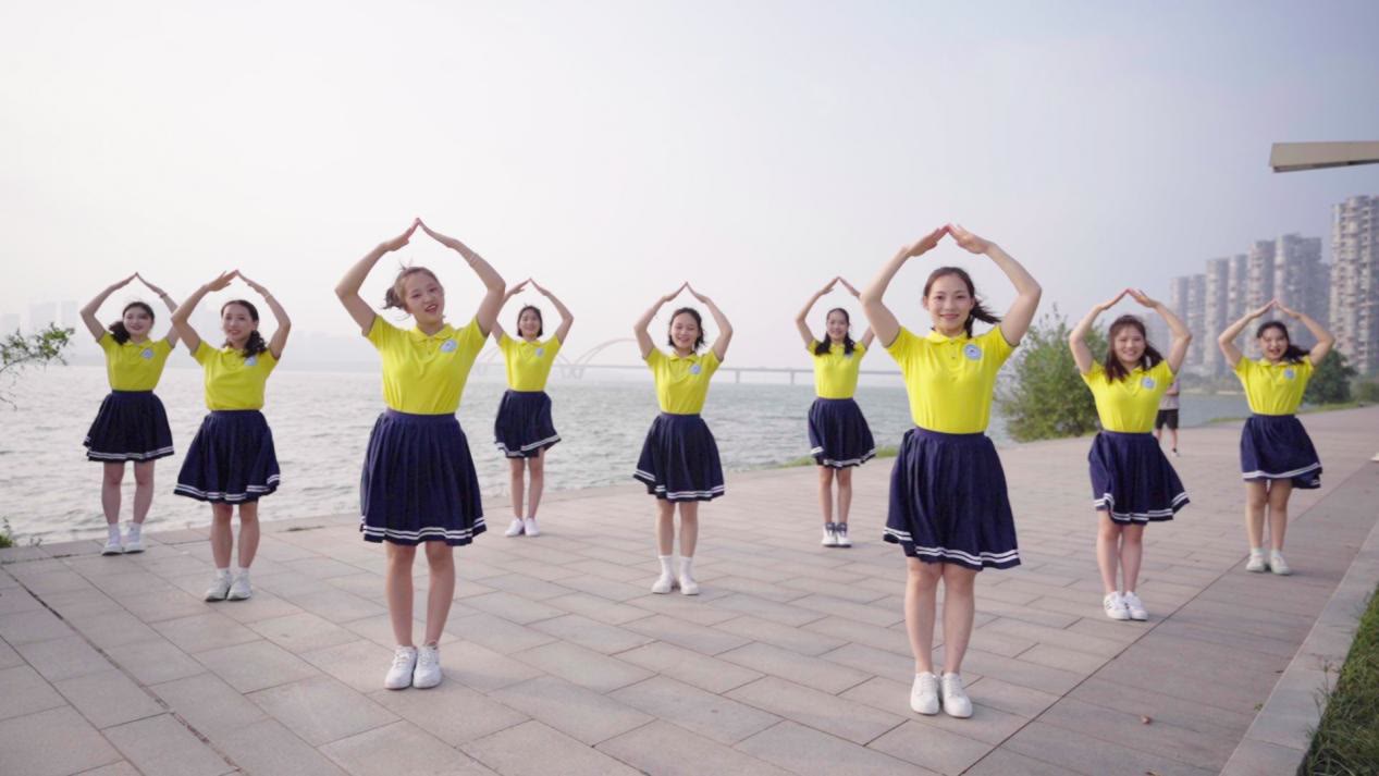 超燃！喜迎祖国华诞，诺贝尔摇篮人唱跳快闪打卡长沙经典地标