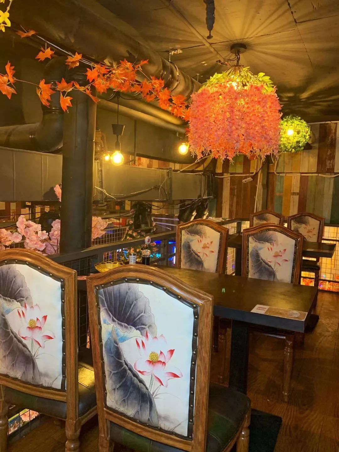 长春这家音乐串吧大块肉按斤称，崂山一元一瓶，青岛喝一箱送一箱