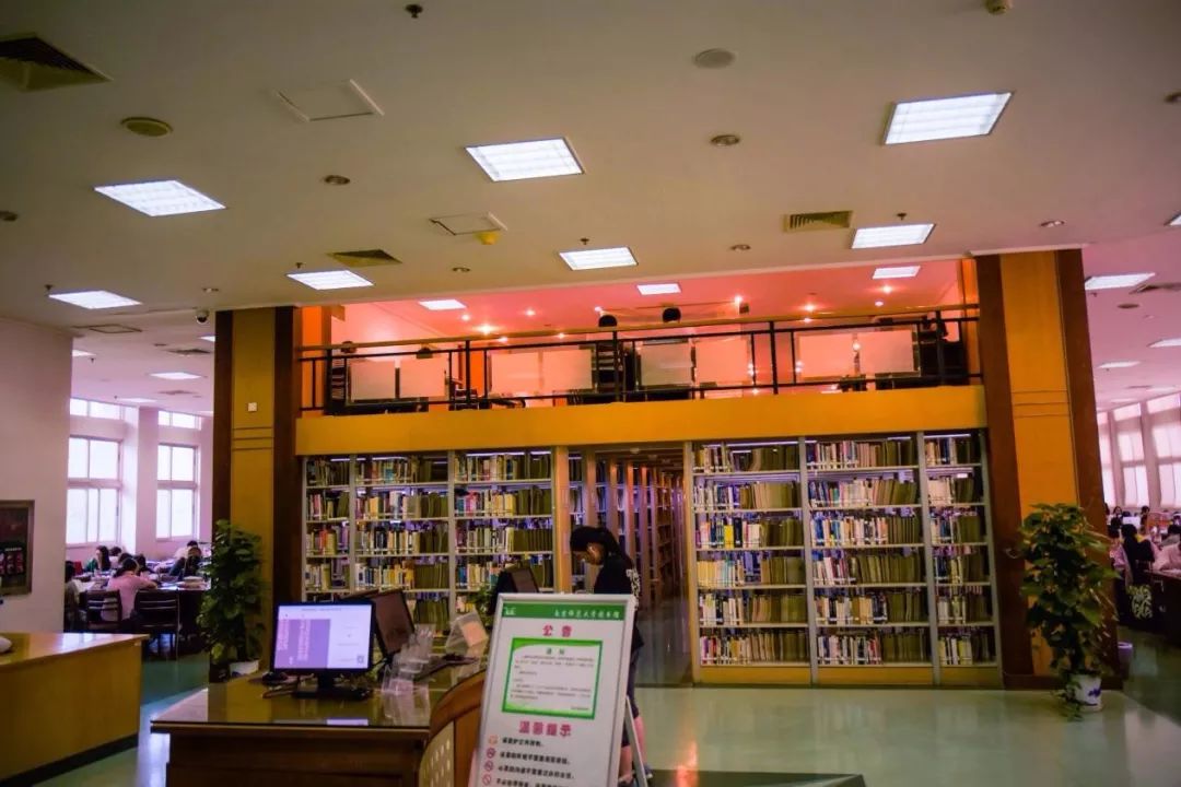 曝光！南京这所高校藏了个网红图书馆，还有高温杀菌器给书除菌！