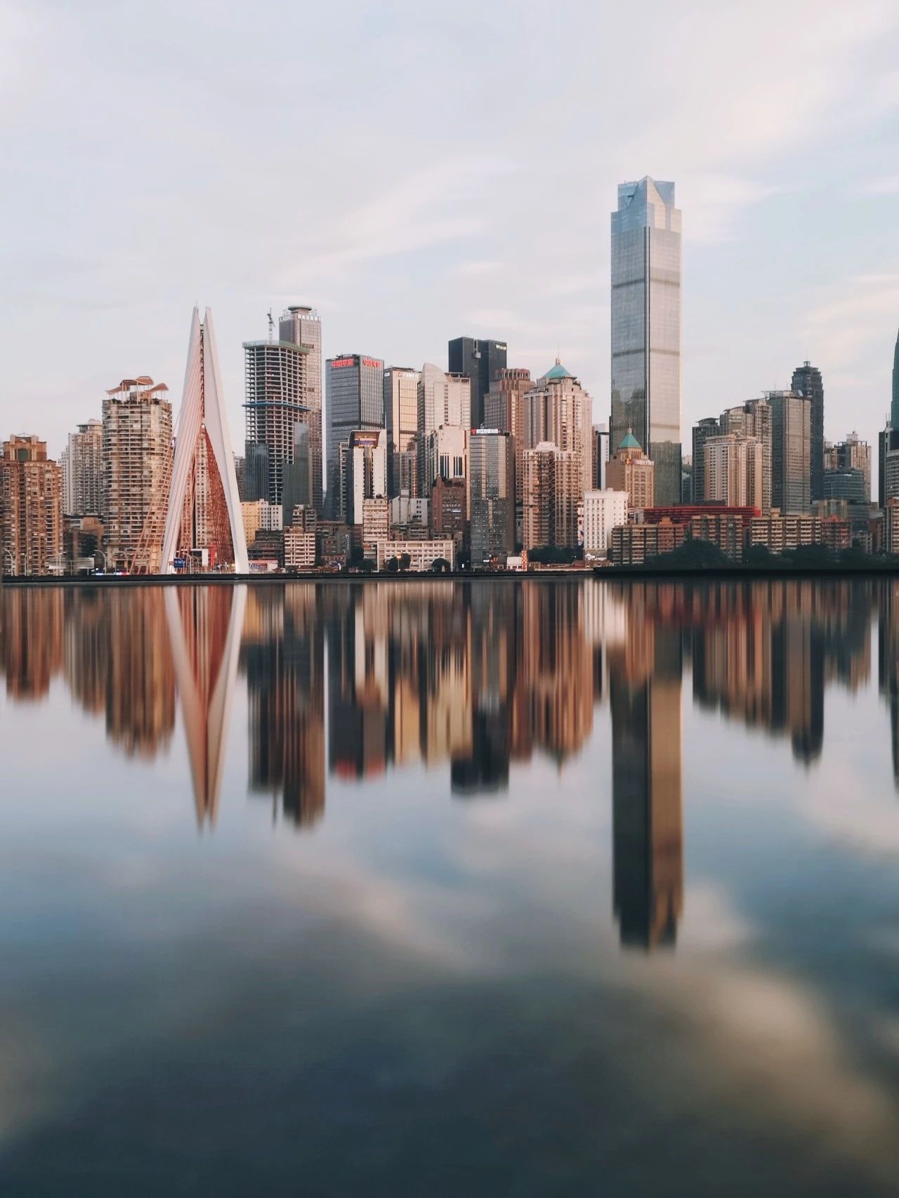 手机相机倒影怎么办,手机拍倒影照片怎么拍