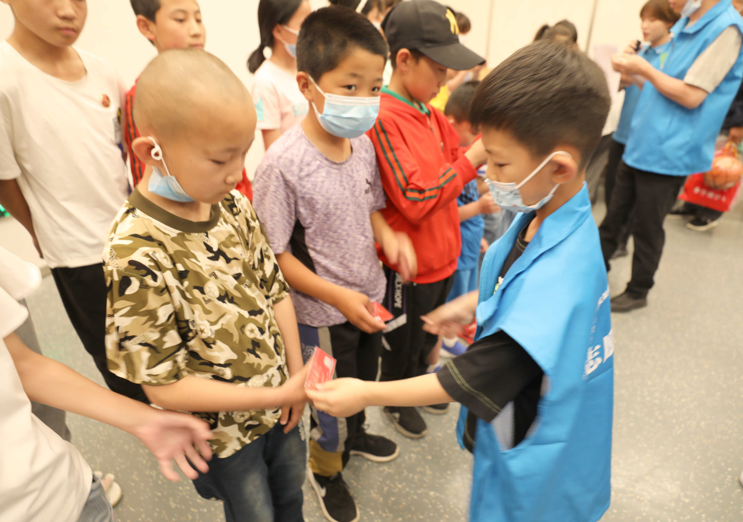 情系阳光少年，点亮美好心愿