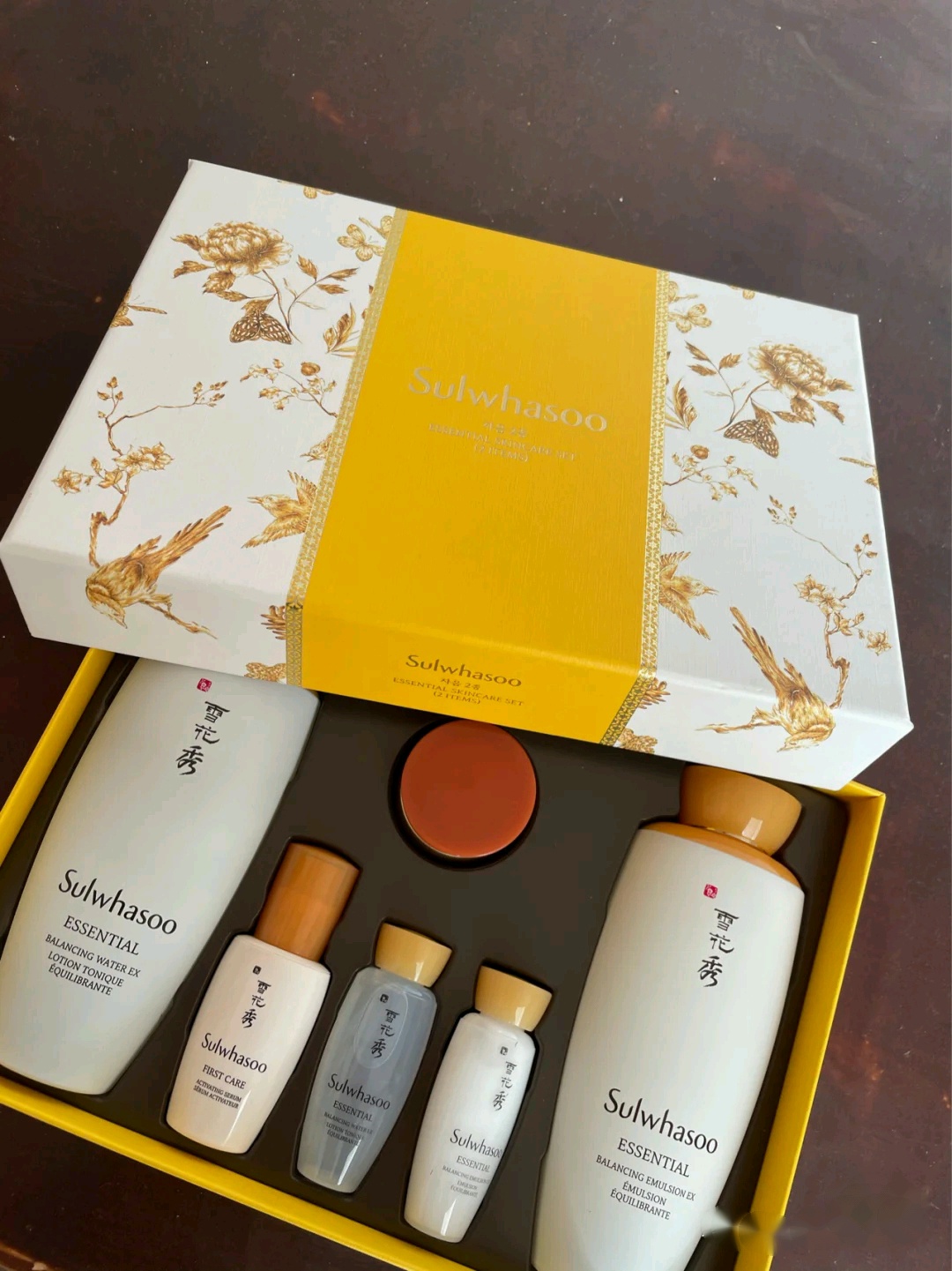 雅诗兰黛兰蔻资生堂哪个好,雅诗兰黛精华好用还是雪花秀