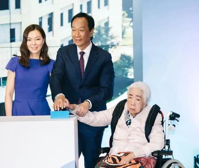 富士康近5年的变化,富士康三十三年蜕变史