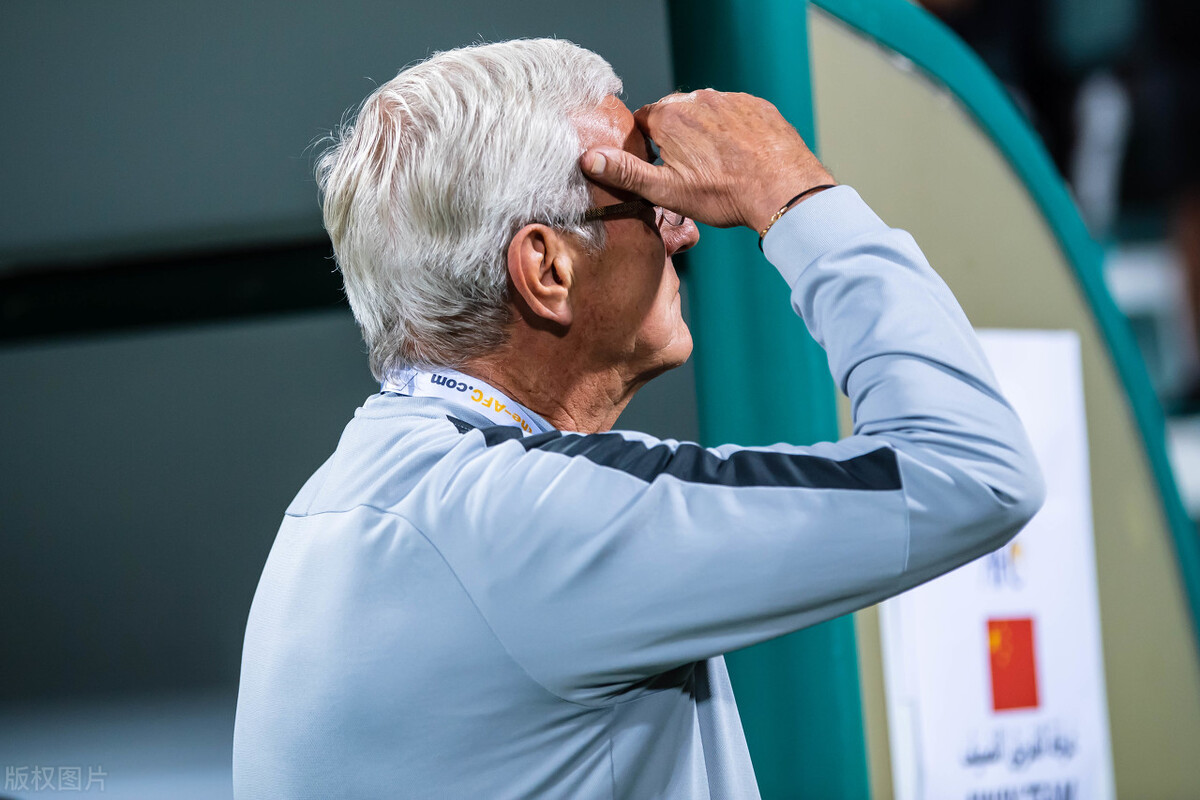 国家队阵型及战术特点,战术打法上的一个误区