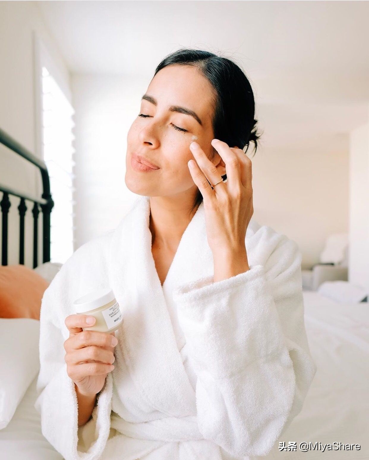 平价精华怎么选择适合自己的,如何选择清爽不油腻的精华