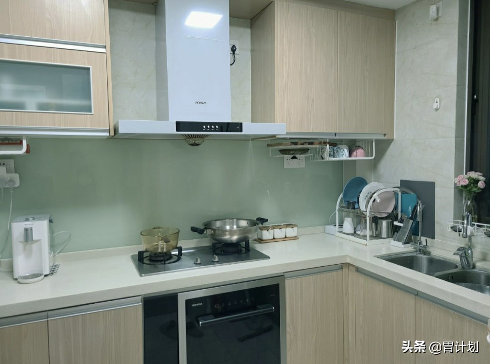 万能小挂钩让你的家里更干净整洁,自从家里有了这个挂钩好帮手