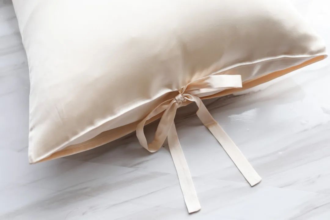 双面真丝枕套加真丝眼罩,宅家必备的高颜值睡衣