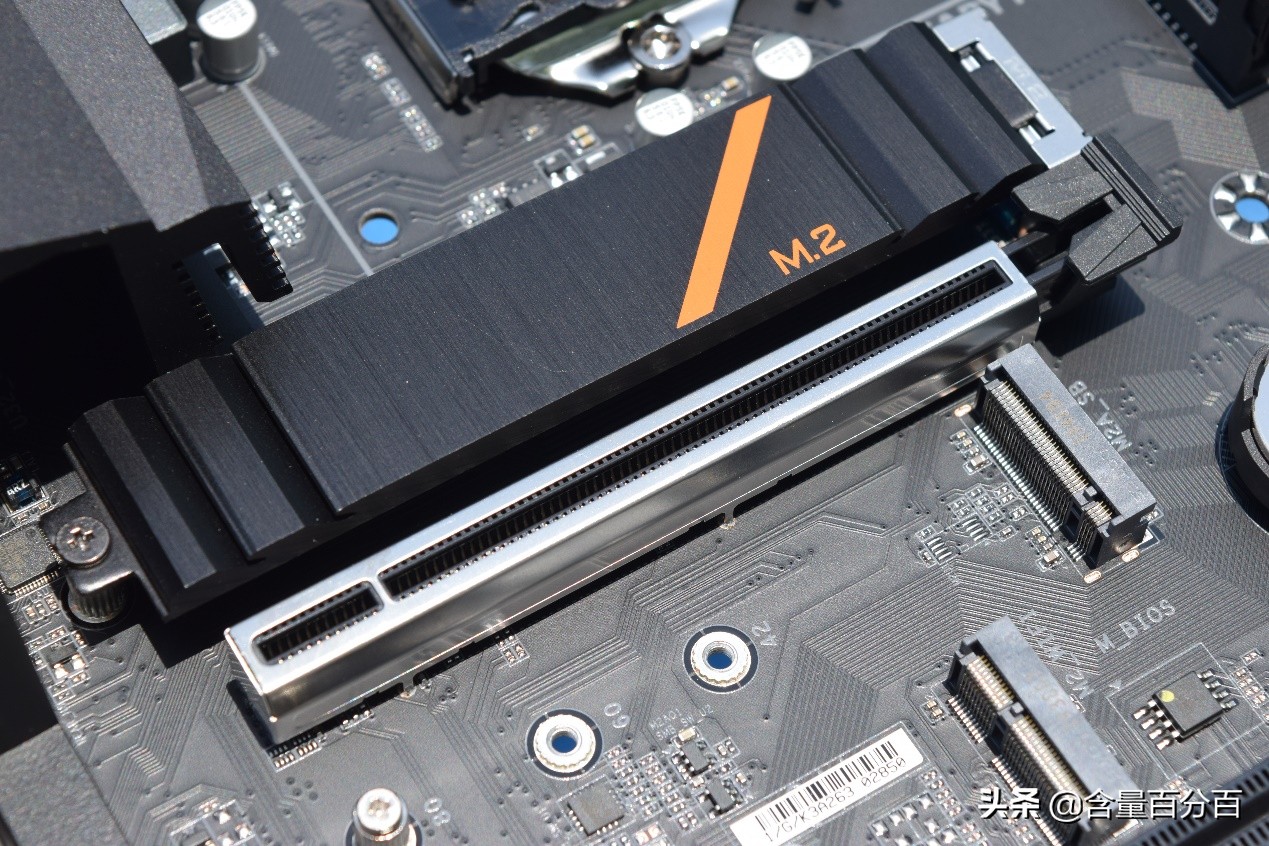 技嘉b460maoruspro优缺点,英特尔i512400f搭配技嘉3060