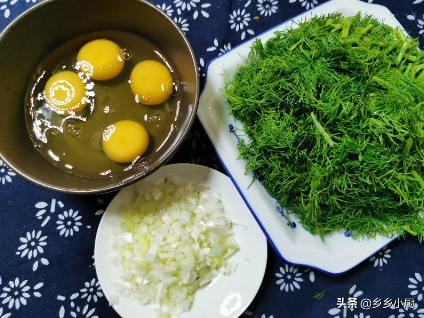 大厨做茴香鸡蛋饺子做法,5块钱的饺子用什么做的