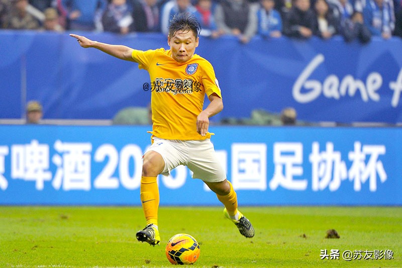 江苏队冠军奖杯在哪,江苏队举奖杯