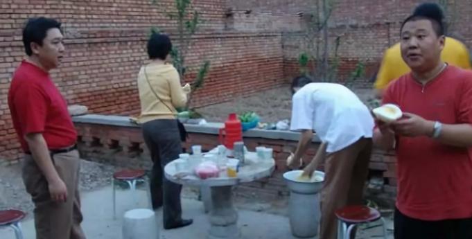 哪一年岳云鹏14岁郭德纲26岁,岳云鹏王宝强郭德纲马云成长史