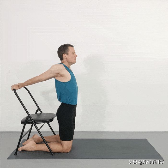 瑜伽肩颈理疗私教,肩颈酸疼修复瑜伽私教手法