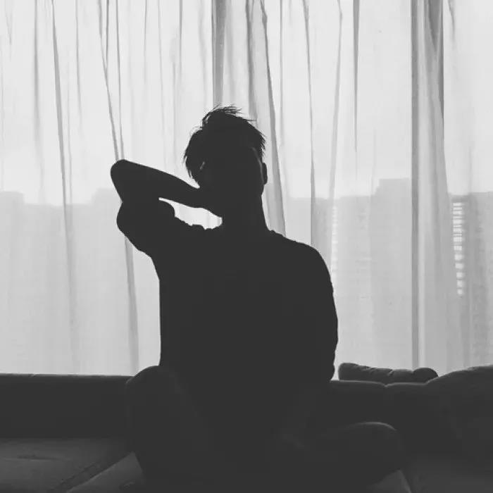 超丧成熟稳重的头像男,丧到极致的男生头像真人