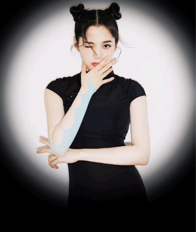 丸子头过时了？那是你不会扎！教你5种洋气扎法，好减龄