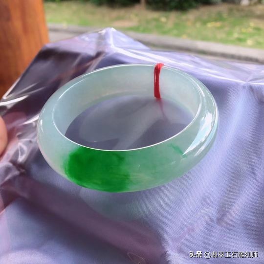 结婚三金选择黄金还是彩金,结婚金首饰怎么挑选