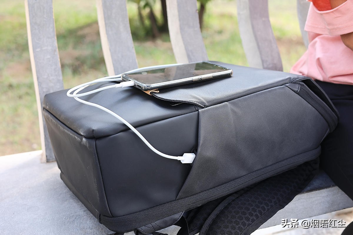 小妹出国留学，就送她地平线8号零感背包