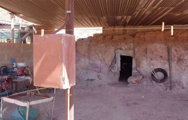 悉尼一不到3米宽土地以6.9万澳元出售！拍卖广告：请充分发挥你的想象力