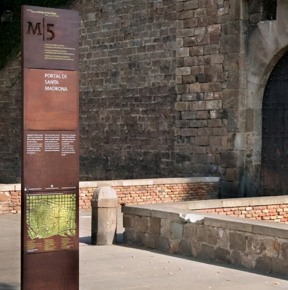 锈蚀耐候钢板表面需要处理么,耐候钢板在景观中的应用