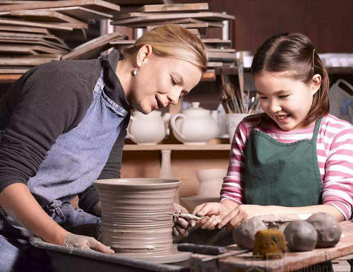 因为疫情被迫做了全职宝妈很辛苦,疫情当下全职宝妈能做哪些副业