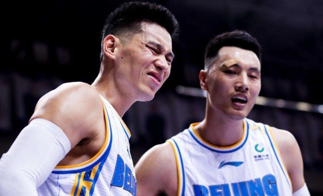 林书豪突破被恶意犯规,为啥林书豪被恶意犯规这么多