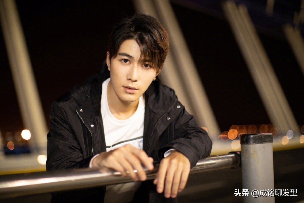 鏉庢槗宄拌敗寰愬潳涓垎,鏉庢槗宄拌敗寰愬潳鍒樻捣