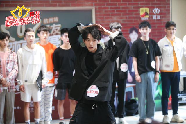 江南帅哥温柔*击狙**你心！“狐友国民校草”大赛杭州站海选进行时