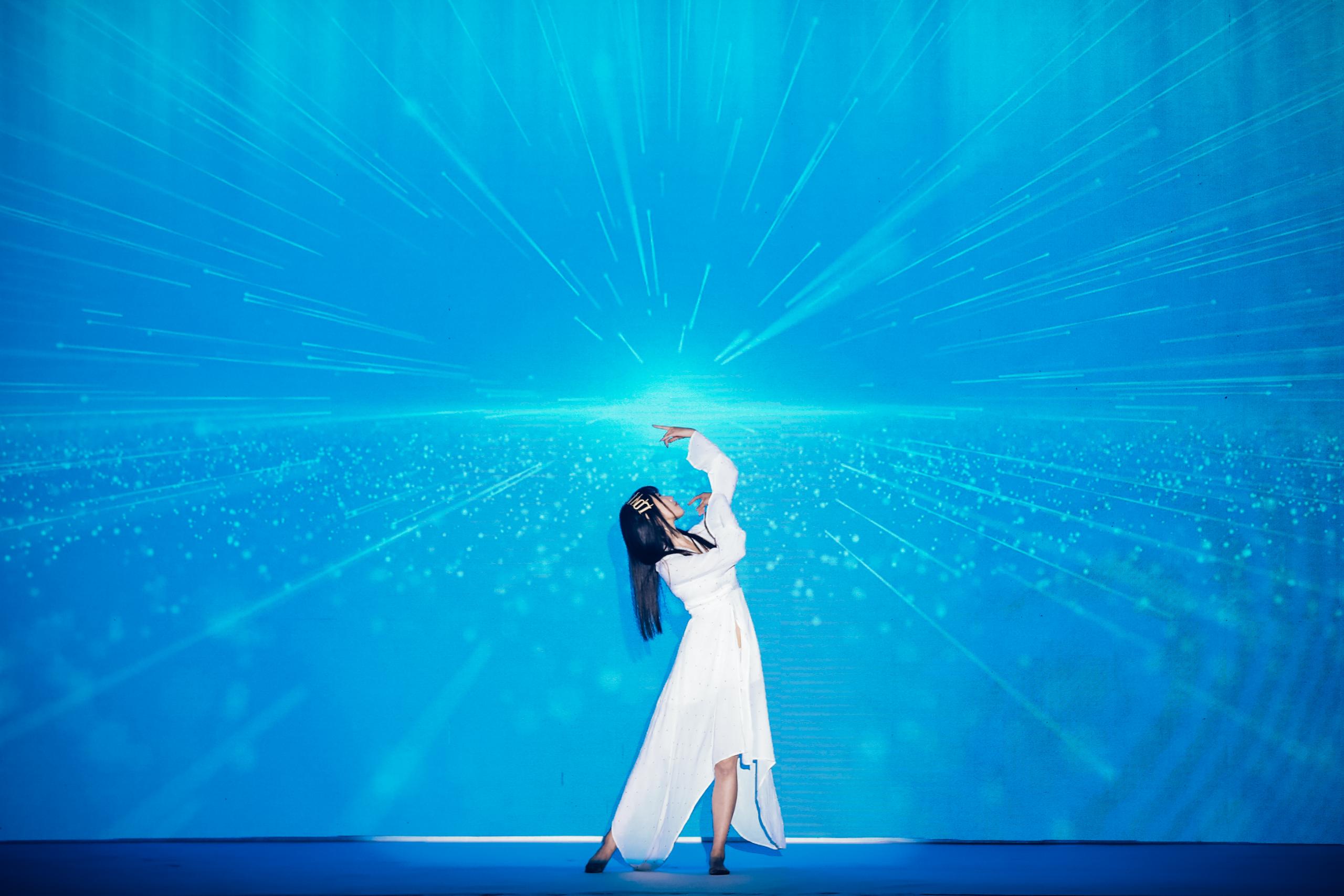 欧迪芬代言人李纯现场,欧迪芬内衣李纯同款